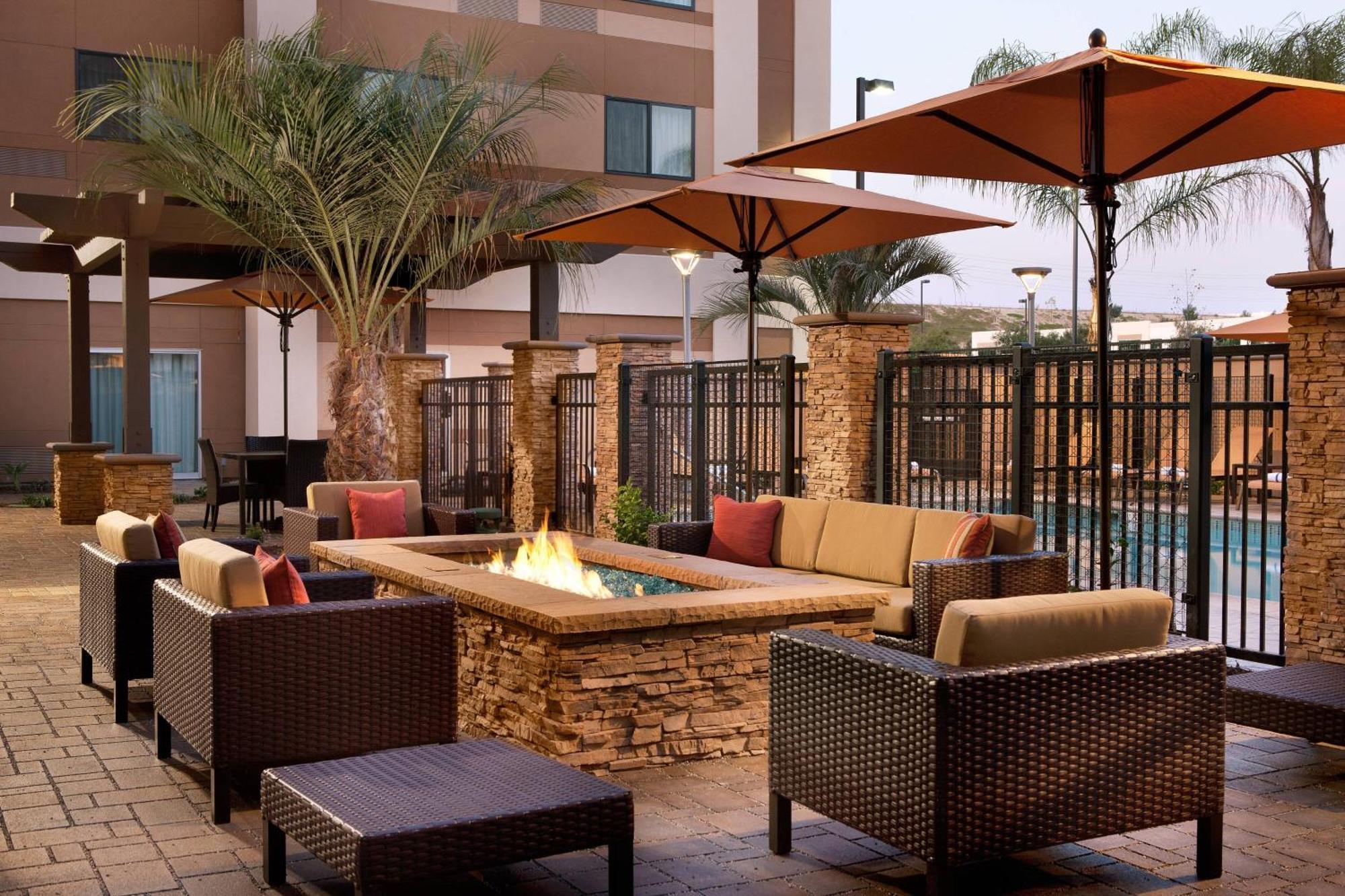 Courtyard By Marriott San Diego Oceanside Ngoại thất bức ảnh