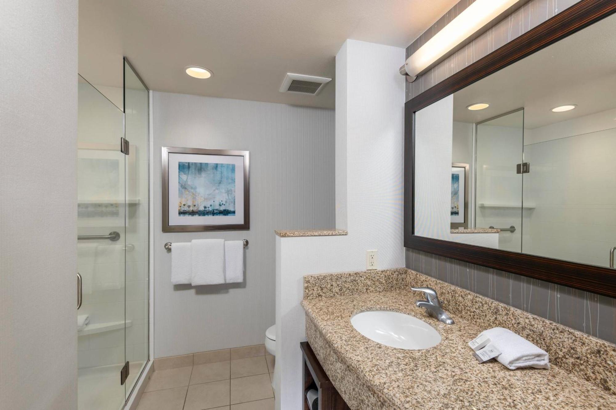 Courtyard By Marriott San Diego Oceanside Ngoại thất bức ảnh